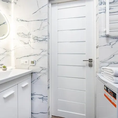 Apartment Flatrent Olympic Park, метро бориспільська поруч! Kyiv