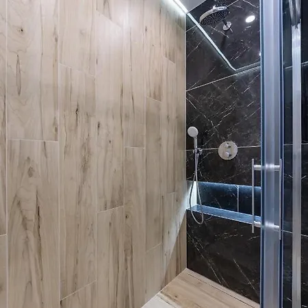 Flatrent Olympic Park, метро бориспільська поруч! Apartment Kyiv