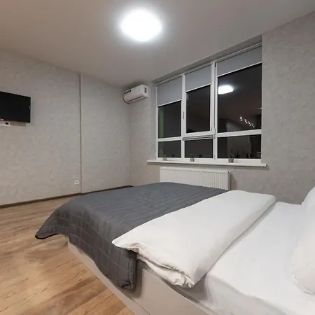Flatrent Olympic Park, метро бориспільська поруч! Apartment *