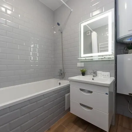 Flatrent Olympic Park, метро бориспільська поруч! Kyiv